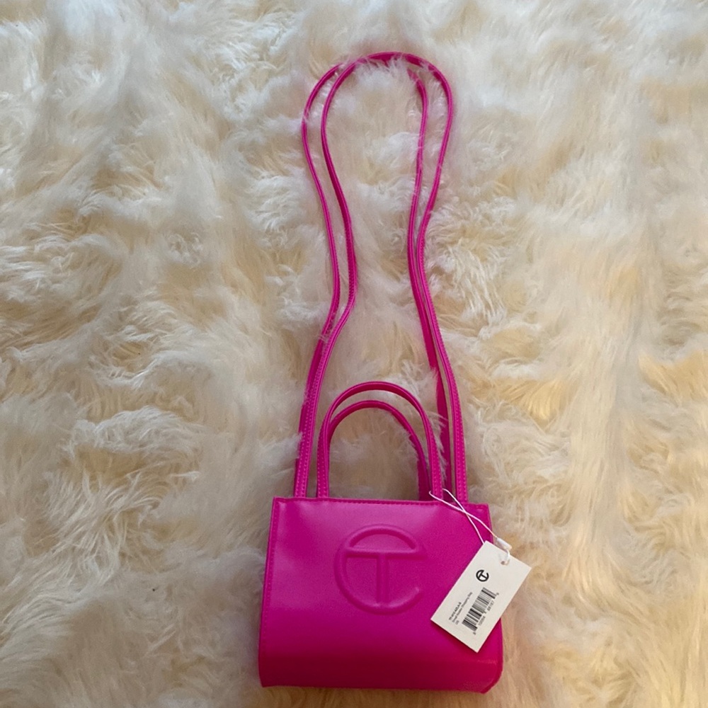 100% Authentic! Brand new small Telfar Azalea shopping bag